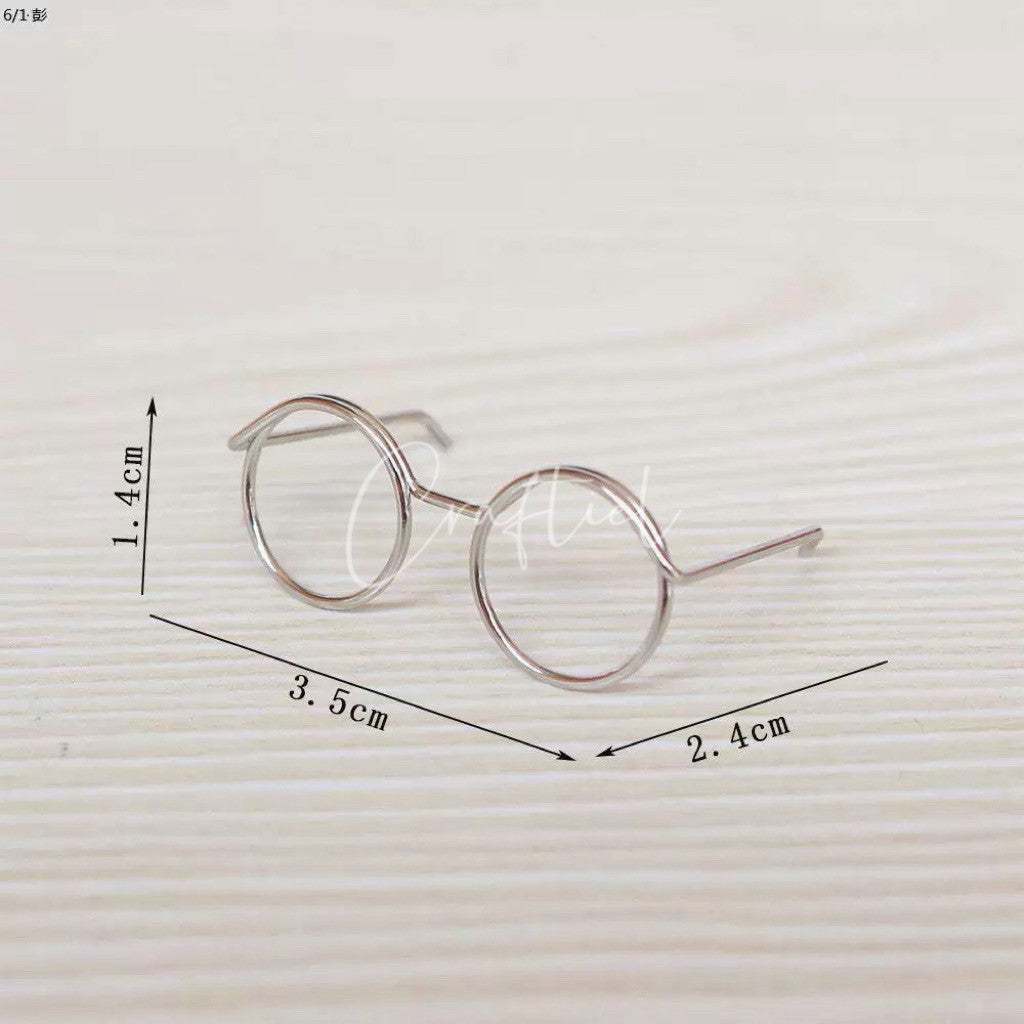 Miniature Doll Eye and Accessories